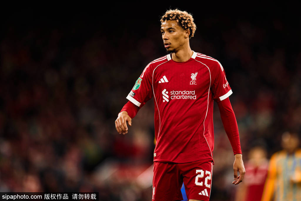 萨拉赫的自私选择引发更衣室危机:维尔茨的失望与球队未来的隐忧